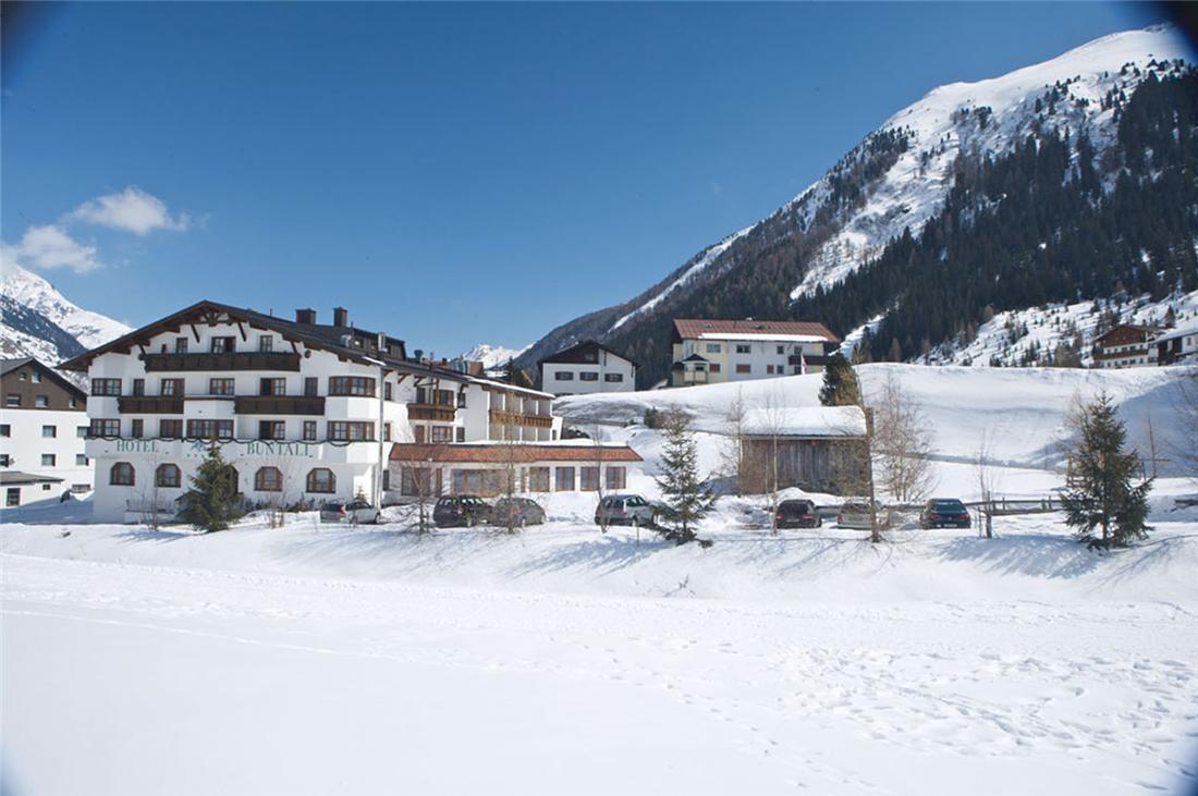 Hotel Buentali Galtuer Exterior photo