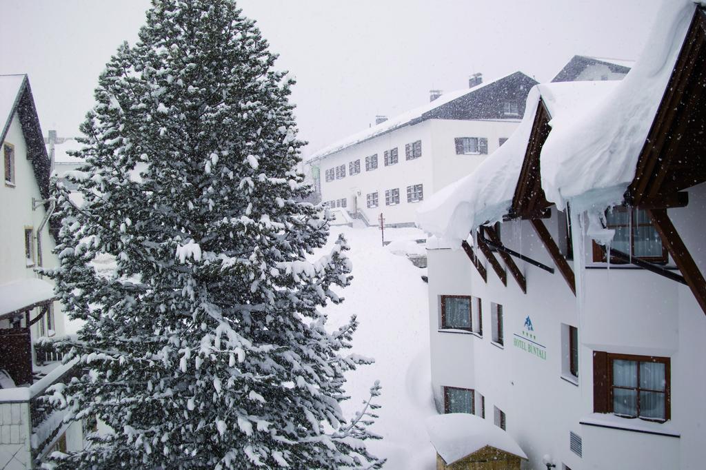 Hotel Buentali Galtuer Exterior photo