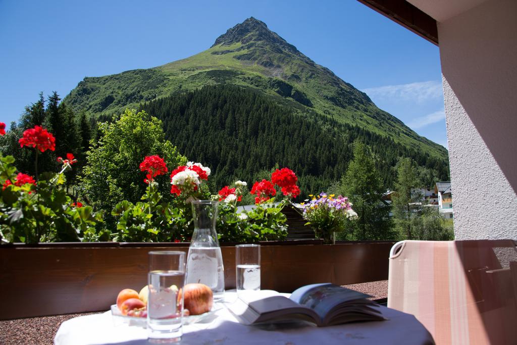 Hotel Buentali Galtuer Exterior photo